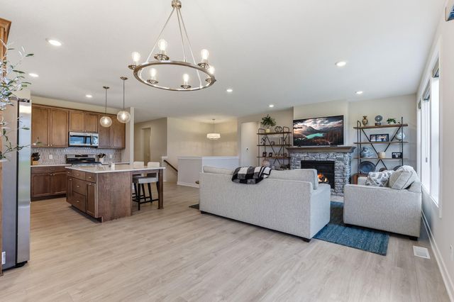 2080 Ridge Pointe Drive, Hastings, MN 55033
