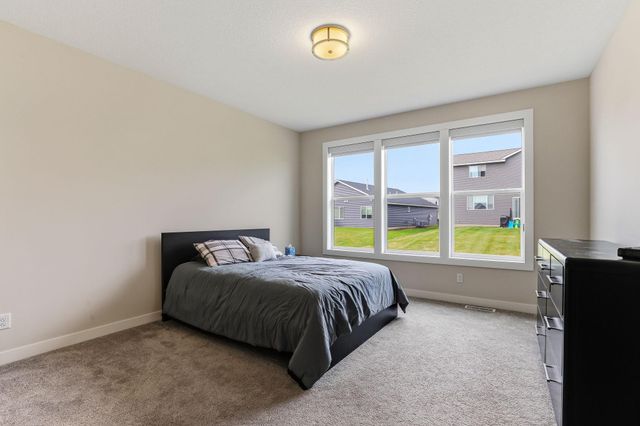 2080 Ridge Pointe Drive, Hastings, MN 55033