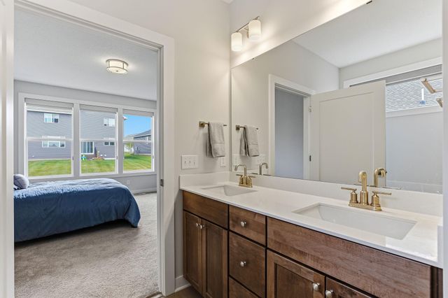 2080 Ridge Pointe Drive, Hastings, MN 55033