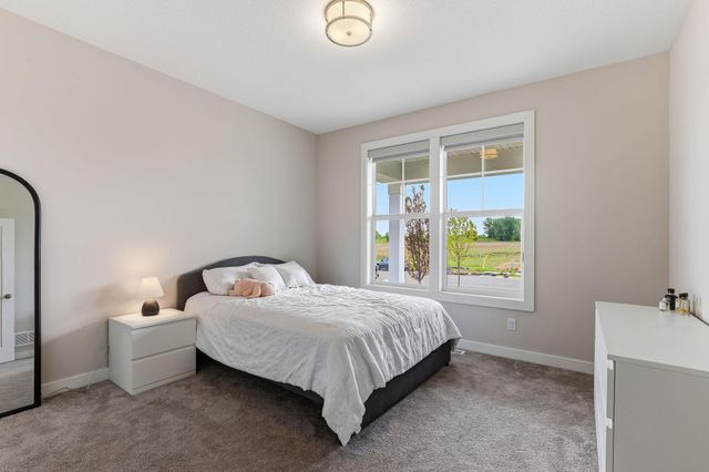 2080 Ridge Pointe Drive, Hastings, MN 55033