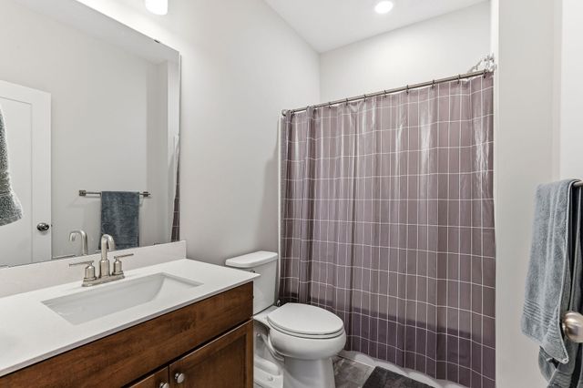 2080 Ridge Pointe Drive, Hastings, MN 55033
