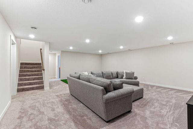 2080 Ridge Pointe Drive, Hastings, MN 55033
