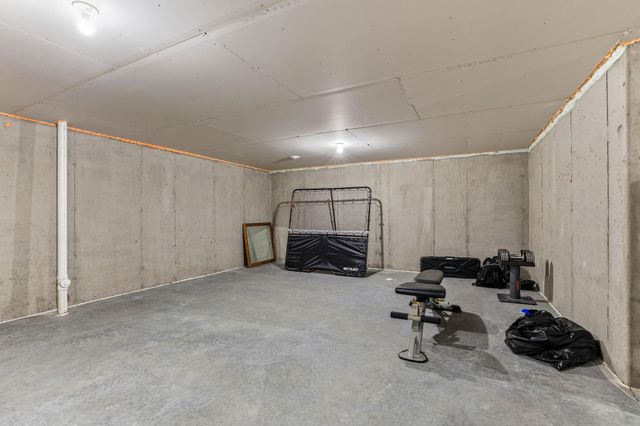 2080 Ridge Pointe Drive, Hastings, MN 55033
