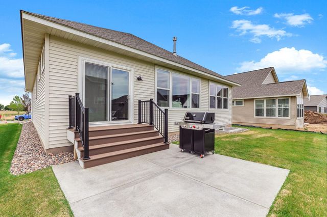 2080 Ridge Pointe Drive, Hastings, MN 55033