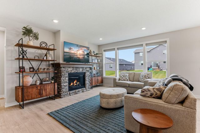 2080 Ridge Pointe Drive, Hastings, MN 55033
