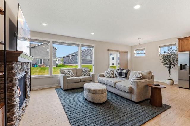 2080 Ridge Pointe Drive, Hastings, MN 55033