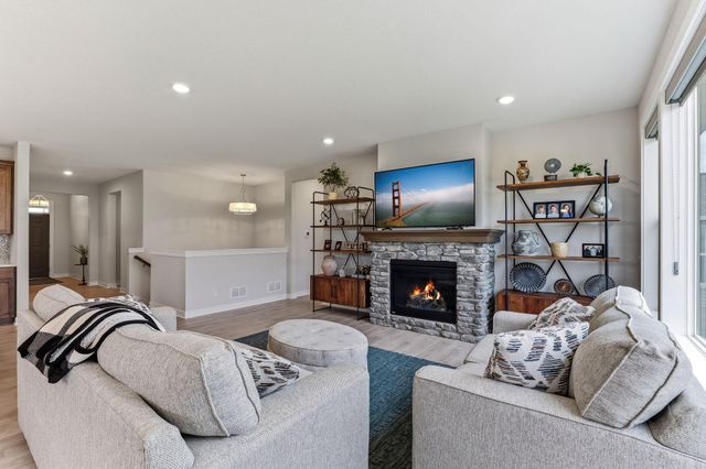 2080 Ridge Pointe Drive, Hastings, MN 55033