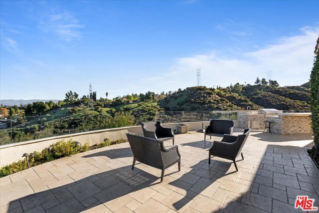 3900 Hilton Head Way, Tarzana (los Angeles), CA 91356