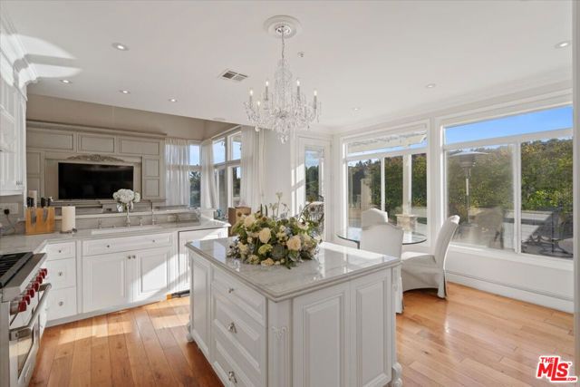 3900 Hilton Head Way, Tarzana (los Angeles), CA 91356