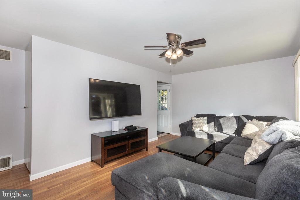 318 BRYANSTONE RD, Reisterstown, MD 21136