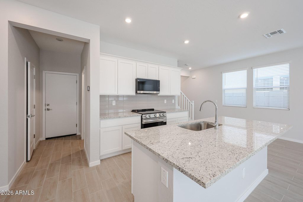 17356 W VILLA HERMOSA Lane, Surprise, AZ 85387 — photo 5
