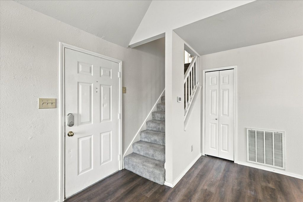 2831 Harbinger Lane, Dallas, TX 75287 — photo 2