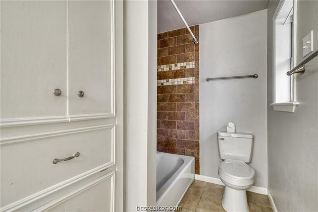 1100 Goode Drive, College Station, TX 77840