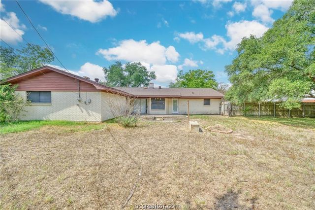 1100 Goode Drive, College Station, TX 77840