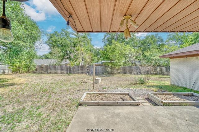 1100 Goode Drive, College Station, TX 77840