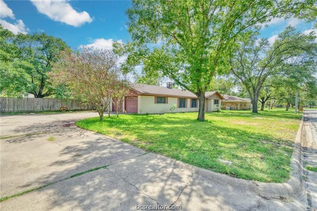 1100 Goode Drive, College Station, TX 77840