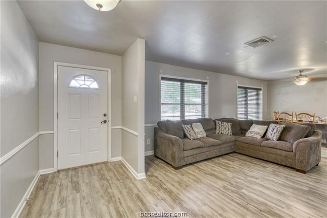 1100 Goode Drive, College Station, TX 77840
