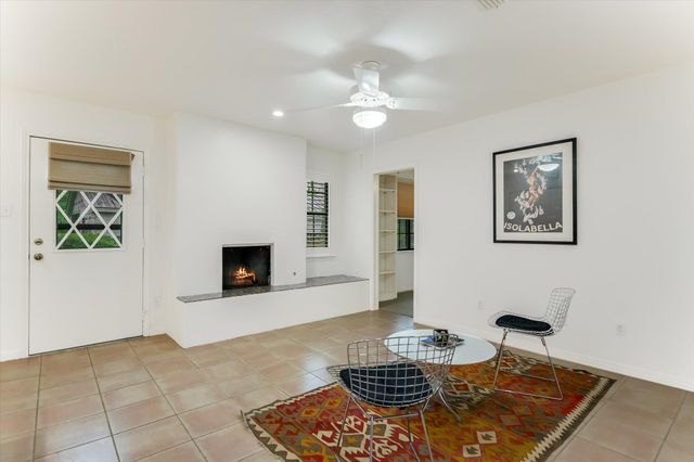 2301 Lawnmont Ave 5, Austin, TX 78756