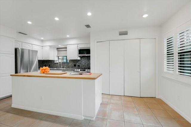 2301 Lawnmont Ave 5, Austin, TX 78756