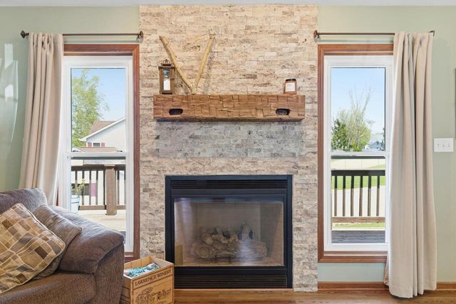 1140 Ellys WAY, Slinger, WI 53086