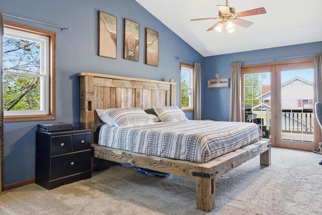 1140 Ellys WAY, Slinger, WI 53086