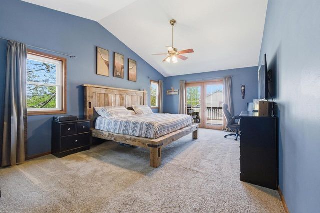 1140 Ellys WAY, Slinger, WI 53086