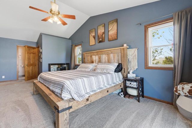 1140 Ellys WAY, Slinger, WI 53086