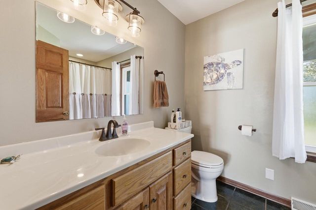 1140 Ellys WAY, Slinger, WI 53086