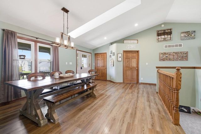 1140 Ellys WAY, Slinger, WI 53086