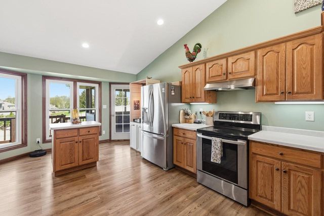 1140 Ellys WAY, Slinger, WI 53086