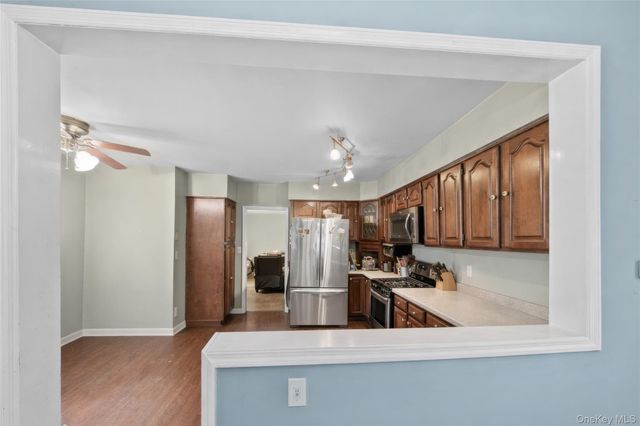 6 Lake Drive, New City, NY 10956