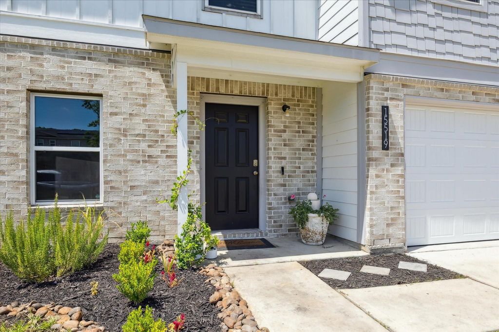 15519 Taylorcrest Drive, Conroe, TX 77306