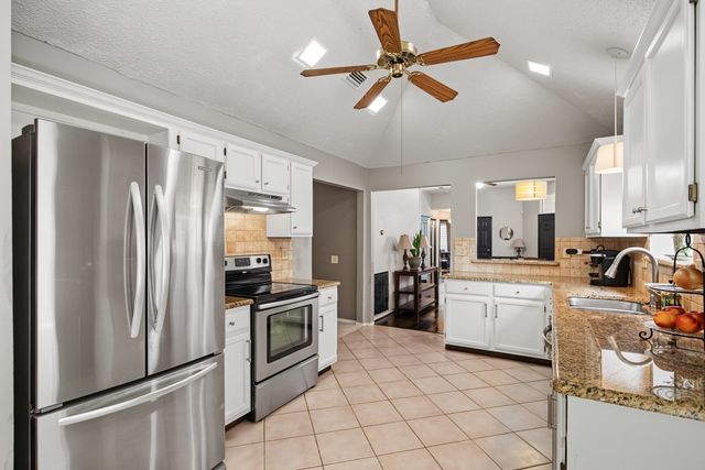 1322 Overlook Drive, Lewisville, TX 75067