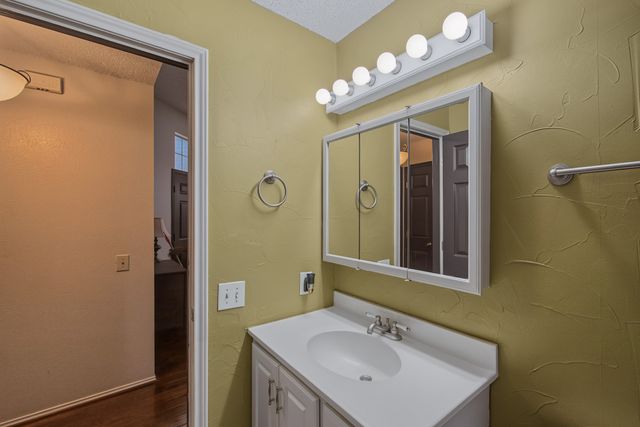 1322 Overlook Drive, Lewisville, TX 75067