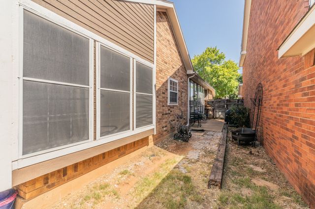1322 Overlook Drive, Lewisville, TX 75067
