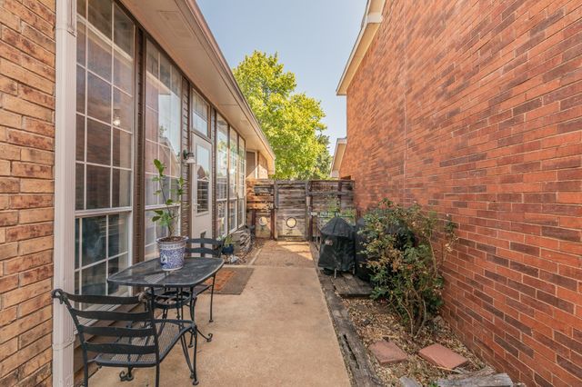 1322 Overlook Drive, Lewisville, TX 75067