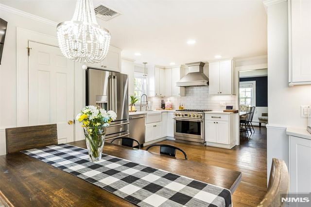 160 Woodland Avenue, Verona, NJ 07044