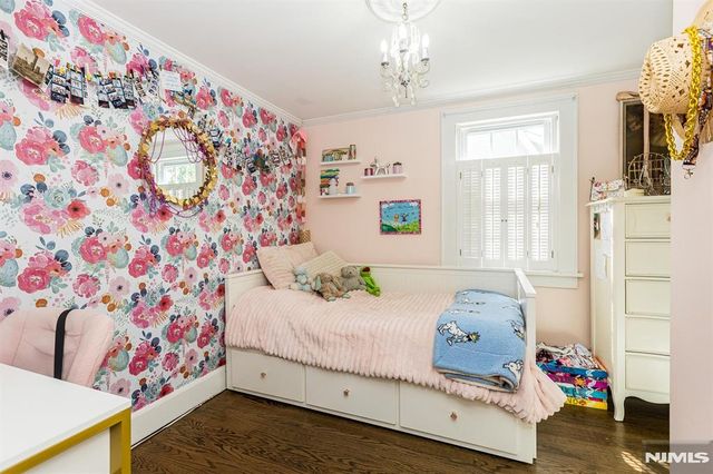 160 Woodland Avenue, Verona, NJ 07044