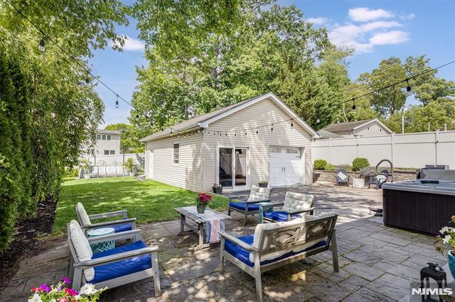 160 Woodland Avenue, Verona, NJ 07044