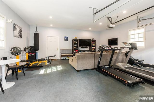 160 Woodland Avenue, Verona, NJ 07044