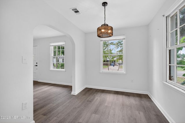 8073 WAKEFIELD Avenue, Jacksonville, FL 32208