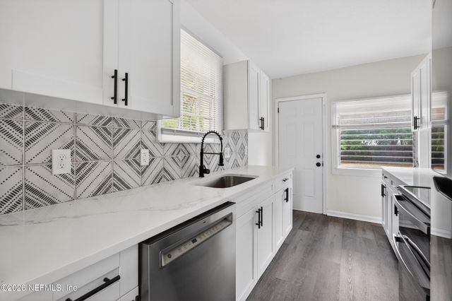 8073 WAKEFIELD Avenue, Jacksonville, FL 32208
