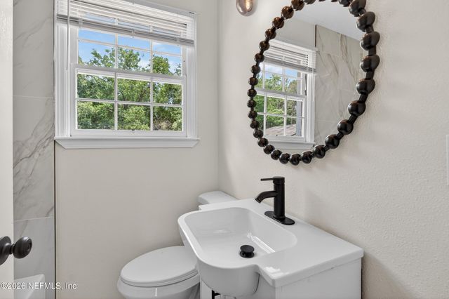 8073 WAKEFIELD Avenue, Jacksonville, FL 32208