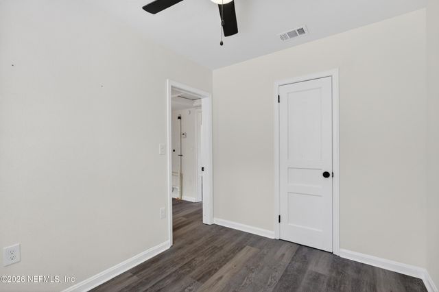 8073 WAKEFIELD Avenue, Jacksonville, FL 32208