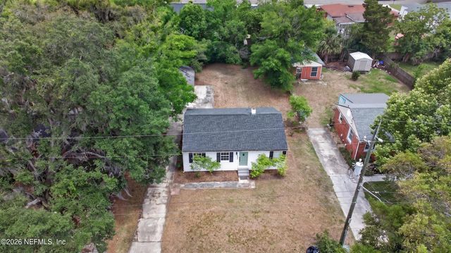 8073 WAKEFIELD Avenue, Jacksonville, FL 32208