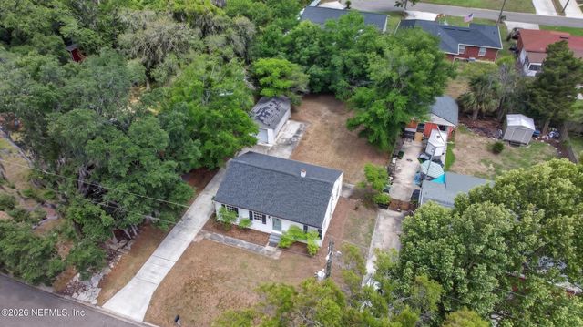 8073 WAKEFIELD Avenue, Jacksonville, FL 32208