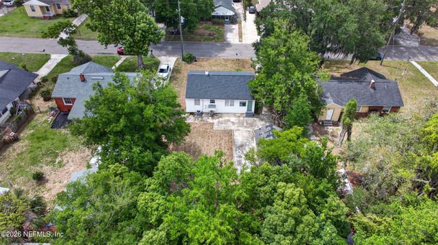 8073 WAKEFIELD Avenue, Jacksonville, FL 32208