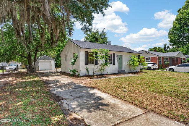8073 WAKEFIELD Avenue, Jacksonville, FL 32208