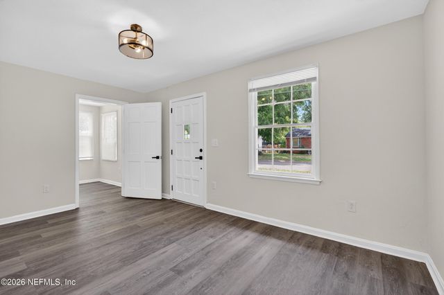 8073 WAKEFIELD Avenue, Jacksonville, FL 32208