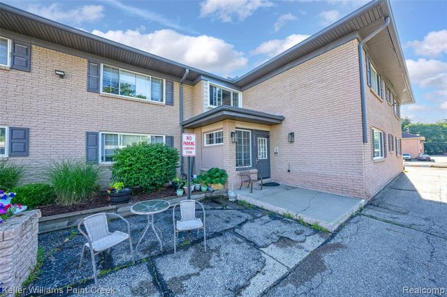 2309 Walton Boulevard 36, Rochester Hills, MI 48309